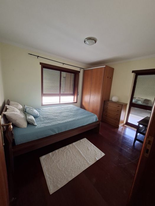 Aluga-se apartamento T2 nas Abadias