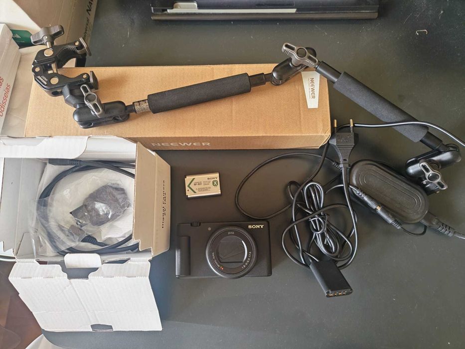 Pack Completo Sony ZV-1 II (ZV-1M2) + Cartão 256GB + Braço Neewer + Coupler (bateria por fio)