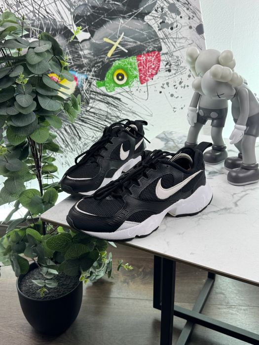 Кросівки Nike Air Heights 40 розмір Е8591