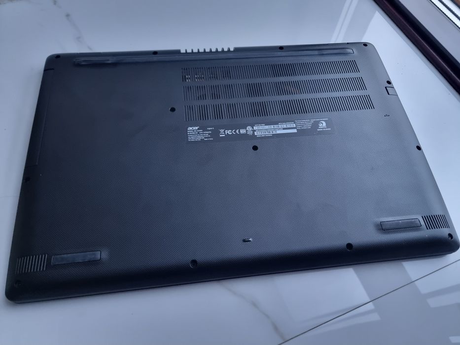 ACER 17.3 / Core i7-1065G7 / Iris Plus / SSD 256gb