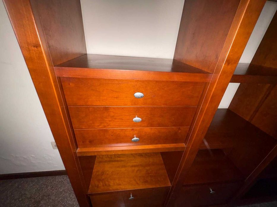 Estante em cerejeira