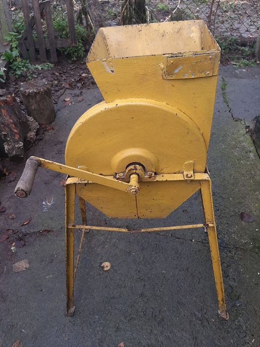 Корморізка ручна