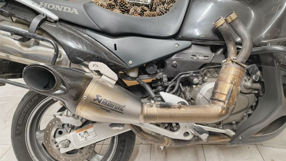 Escape Akrapovic Tracer700