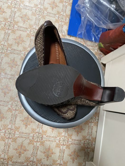 Sapatos femininos marca RAS