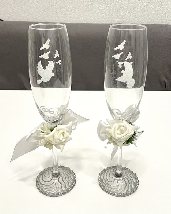 Весільні келихи для молодят, бокали на весілля святкові для наречених