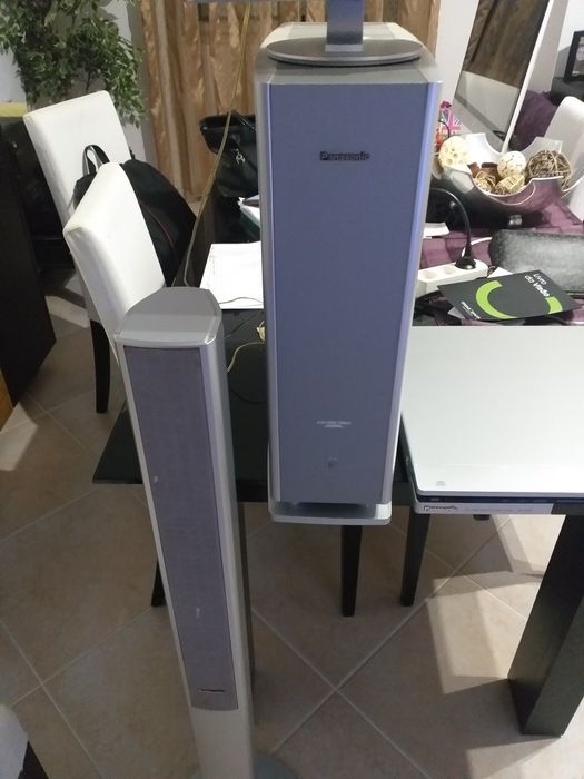 Home Cinema em otimo estado pouco uso com quatro colunas e subwoofer.