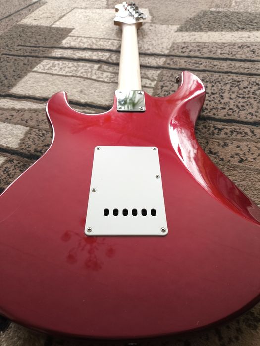 Гитара yamaha pacifica 012