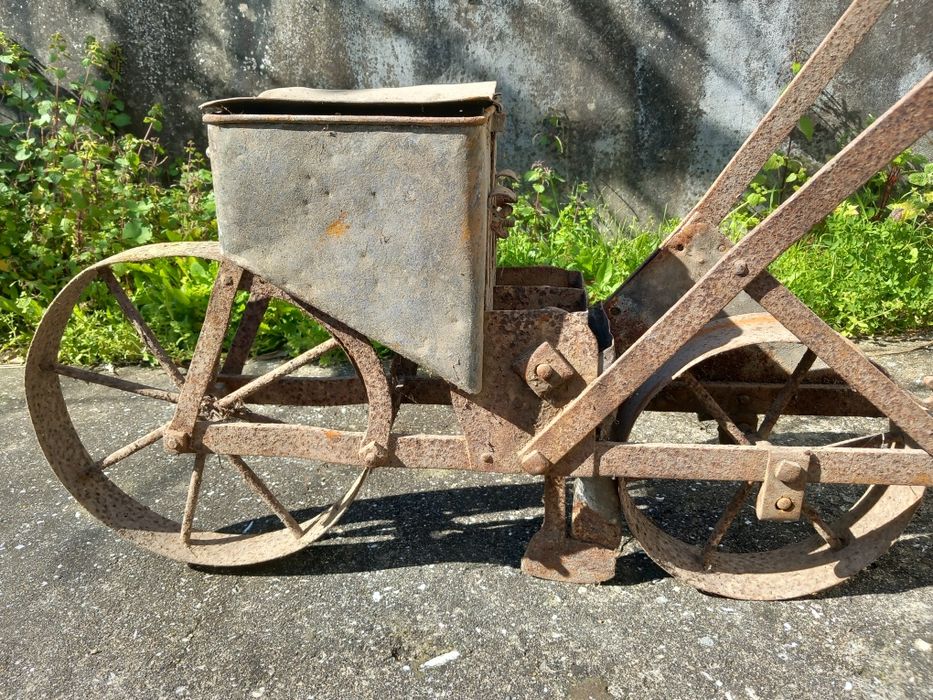 Semeadora antiga