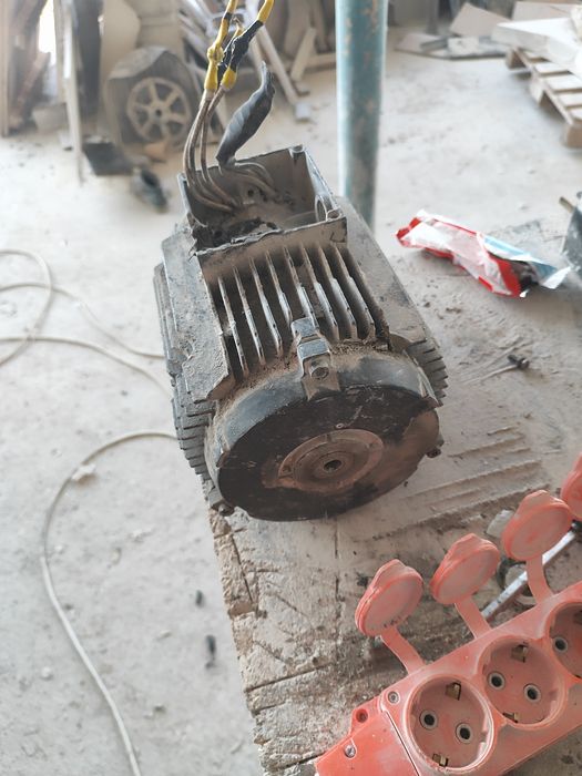 Електродвигун 1.5 кВт 1400 об/хв, асинхронний, 3-фазний — робочий стан