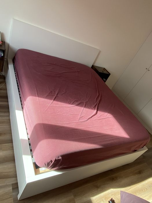 Cama IKEA Malm c/ estrado e gavetas