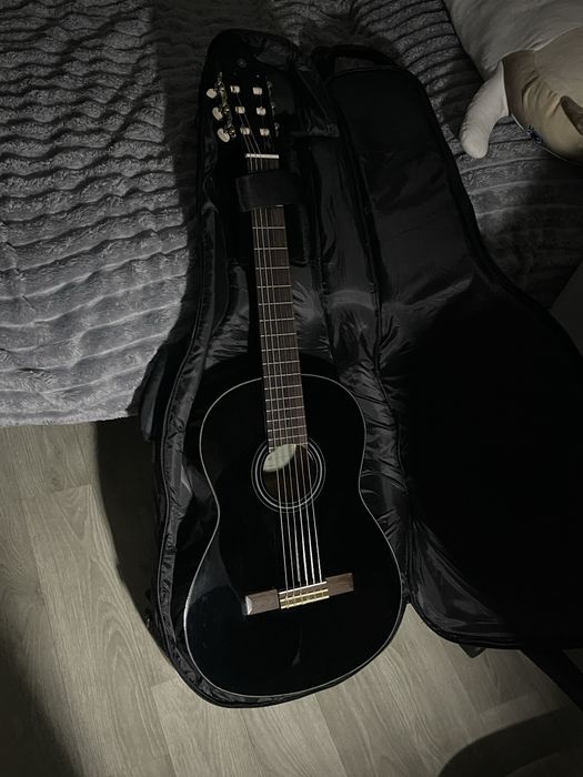 Продаю комплект, гітара YAMAHA C40 з чохлом ROCKBAG + тюнер