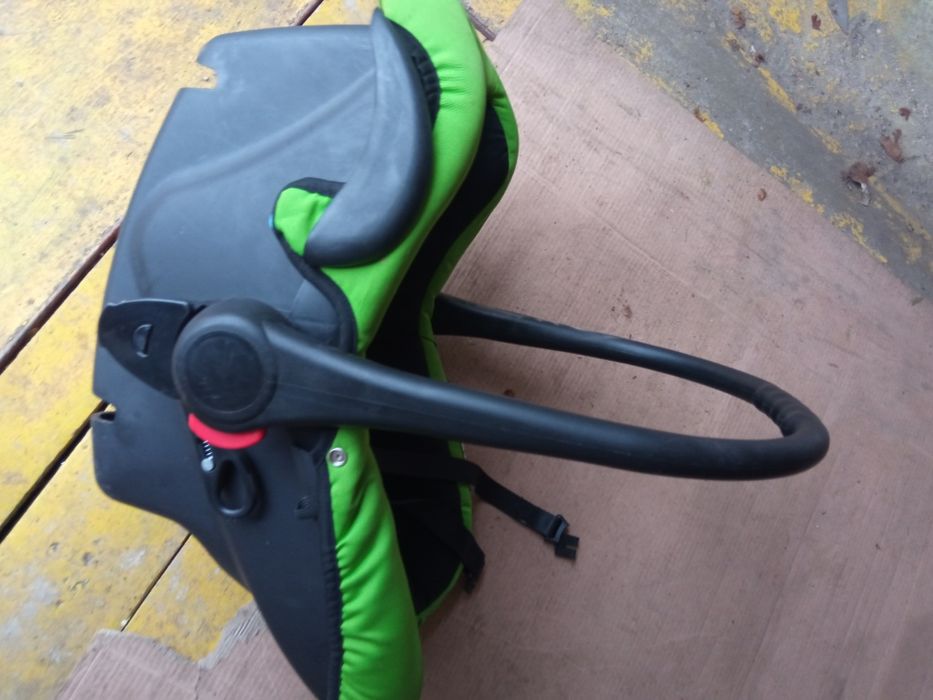 Nosidełko samochodowe dla dziecka