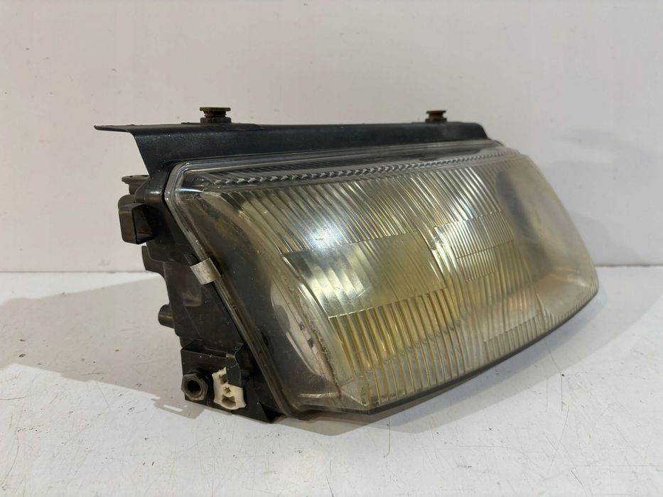 Volkswagen Passat B5 lampa prawa   17682