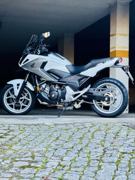 Honda NC750X (2018) – Estado de Nova (1.080 km reais)