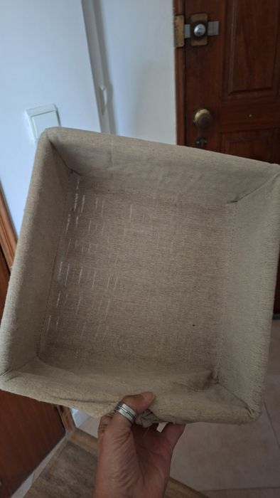 Móvel pequeno com gavetas