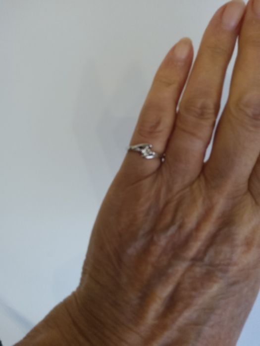 Anel nr 17 de noivado pratiado com lindas zirconias