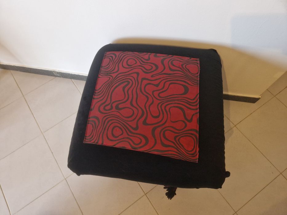 Banco com toca para gato