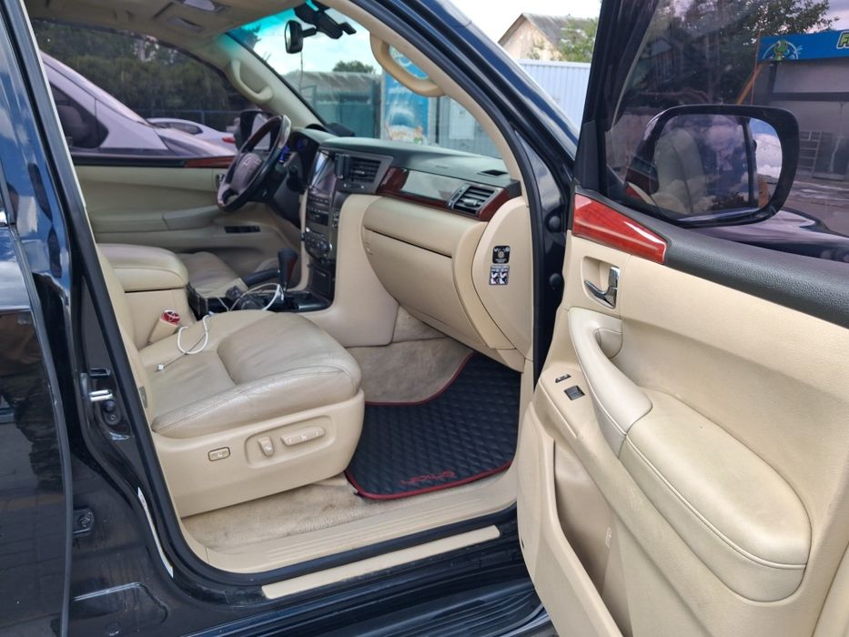 Lexus LX570 в гарному стані Торг є