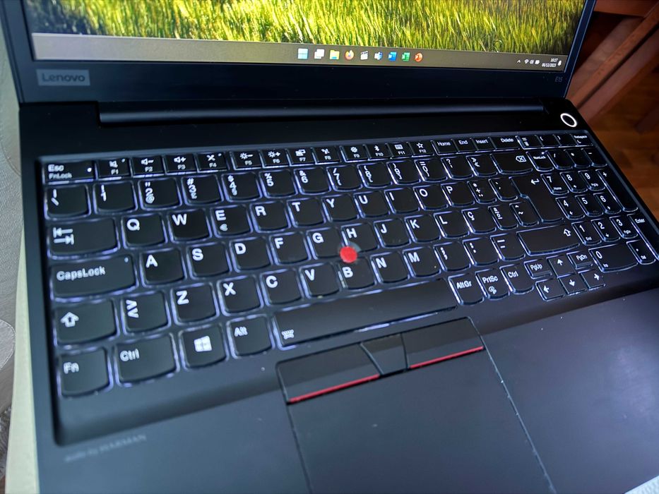 Lenovo ThinkPad E15 15.6"FHD/i5-10210u Quad Core/16GB Ram/2 Drives=1TB64283787881858121