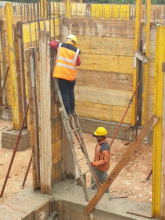 Estruturas (COFRAGEM e ARMAÇÃO DE FERRO) - ALBUFEIRA
