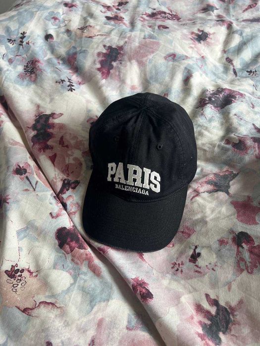 Balenciaga cap czapka z dazkiem Paris nowa