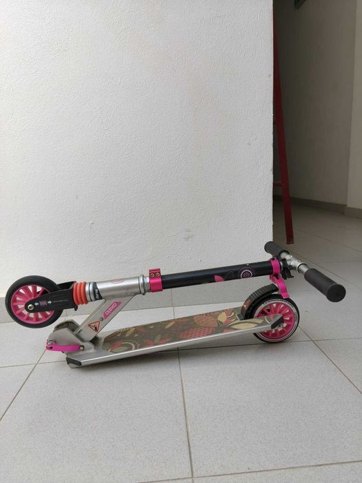 2 Bicicletas de Criança (Berg 12'' e B'Twin 16'') + Trotinete Oxelo - Também vendo em separado