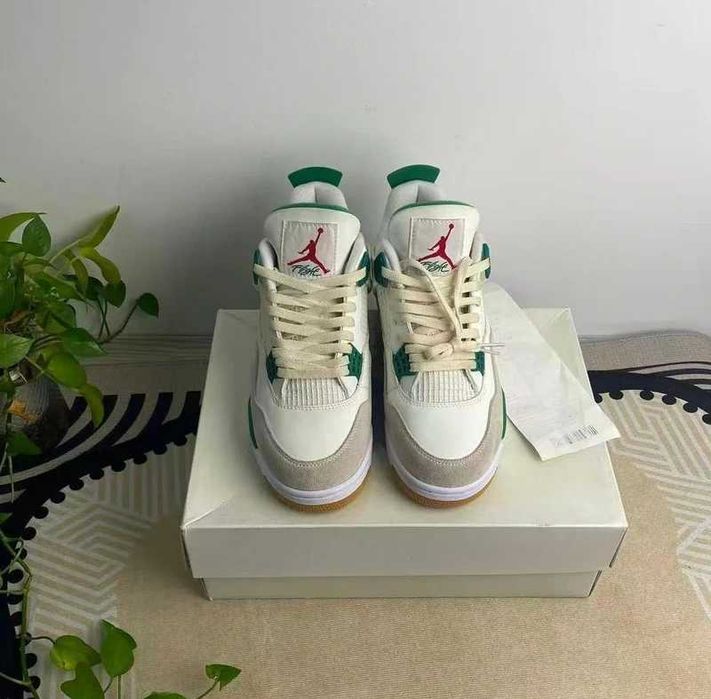 Jordan 4 Retro SB Pine Green r.38