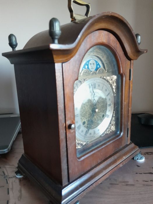 Zegar kominkowy z fazami księżyca