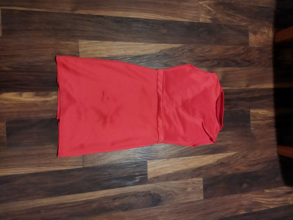 Czerwona elegancka sukienka L