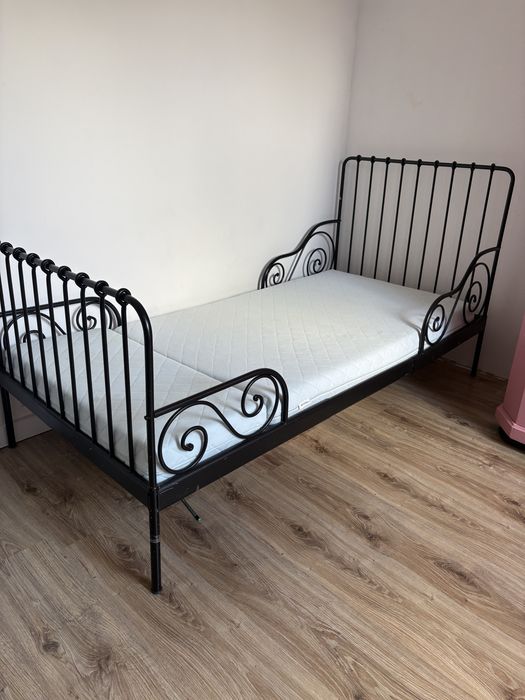 Ikea minnen czarne lozko rozsuwane z materacem metalowe 80 200