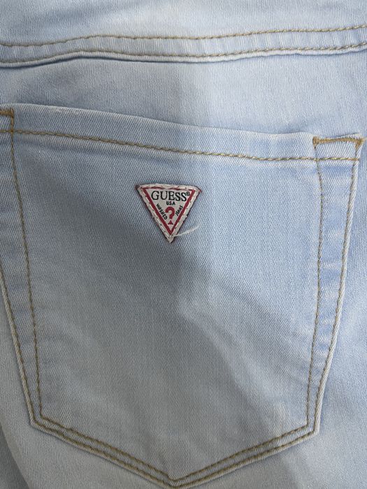 Pacxka ubrań. Guess. Lee. Aryton. Simple.