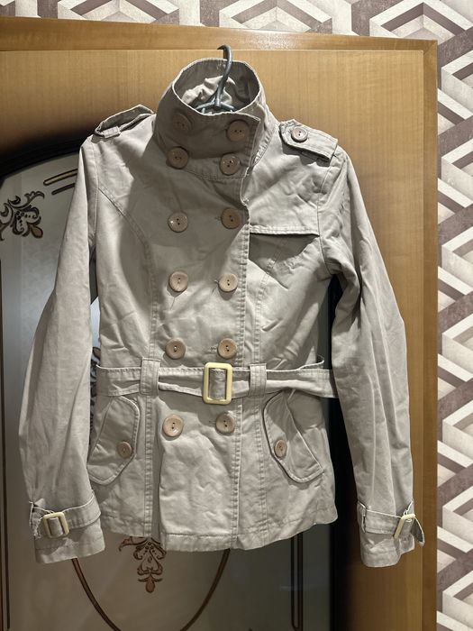 Куртка весна-осінь 36 розмір. Бежевий