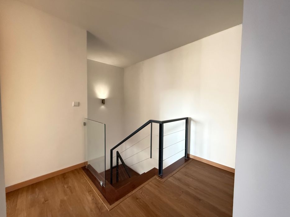 Excelente T3 Duplex em Paredes