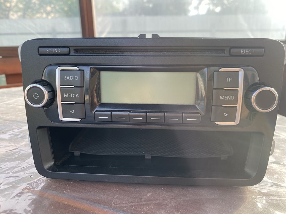 Продам штатну магнітолу VW Golf 5 / Passat B6 / Jetta