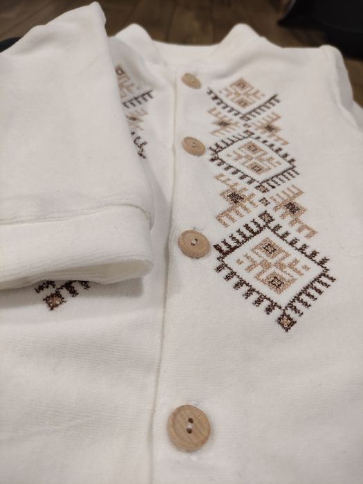 Продам костюм дитячий, вишиванка, до хрещення