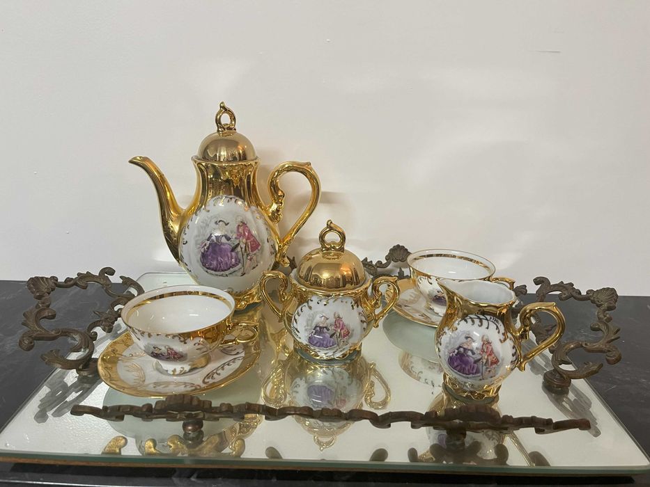 Serviço de café porcelana fina, dourada antiga.
