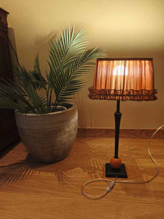 Candeeiro com abajur em tule