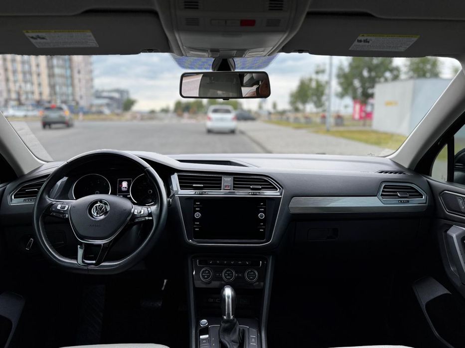 Продам автомобіль Volkswagen Tiguan
