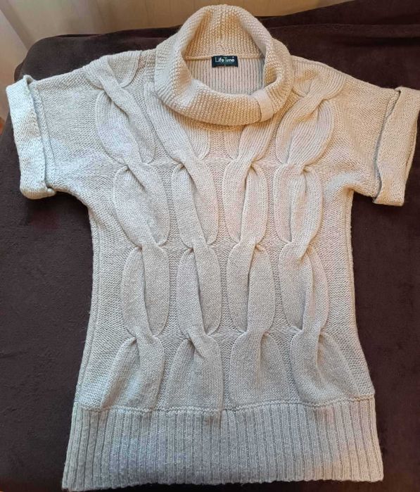 Дуже м'якенька, тепла, в'язана жіноча жилетка, безрукавка, кофта.