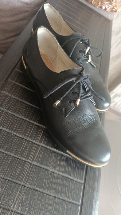 Кожаные женские ботинки