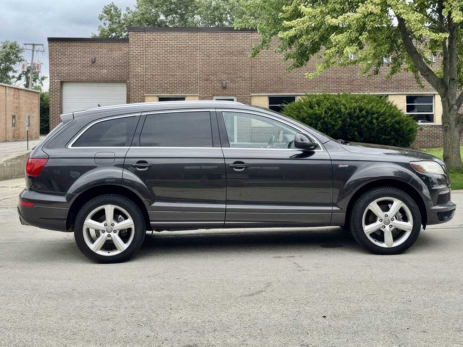 Audi Q7      2013