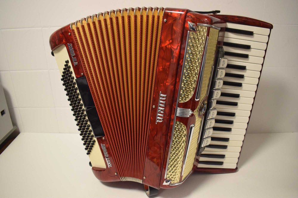 Acordeao Adria 3 Voz 96 Baixos.N 49