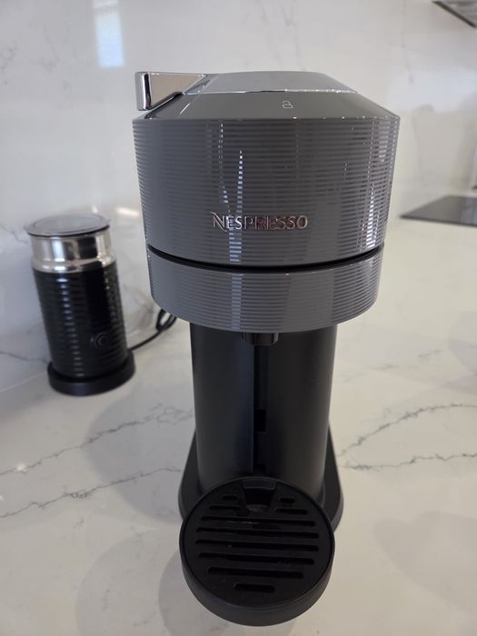 Maquina Cafe Nespresso Vertuo Next