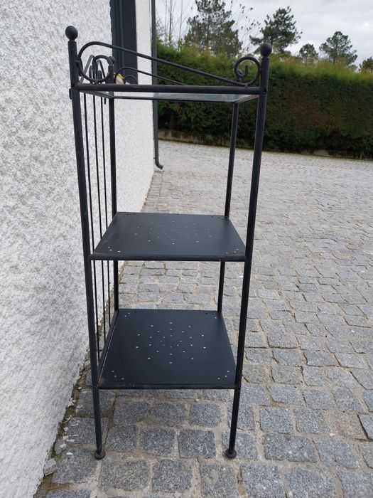 Estante metálica preta