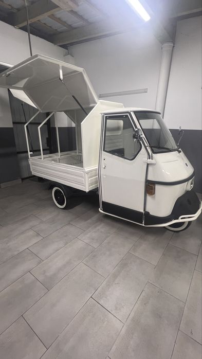 Piaggio ape prosecco van