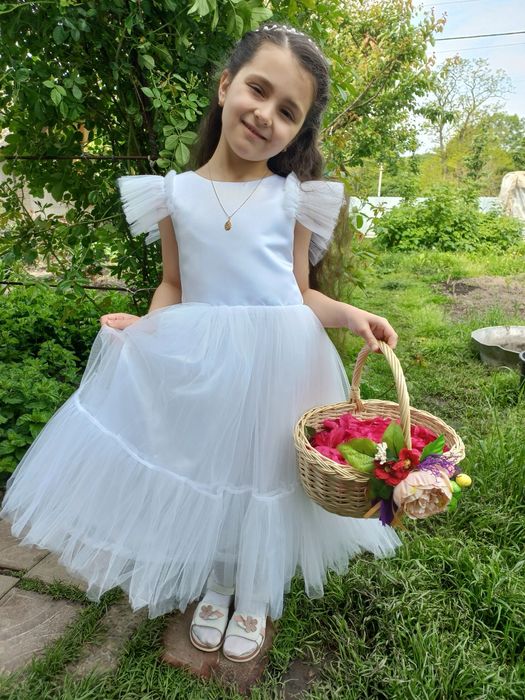 Святкова сукня для дівчинки