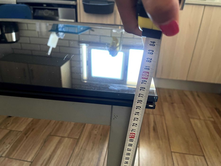 Mesa de vidro preta extensível