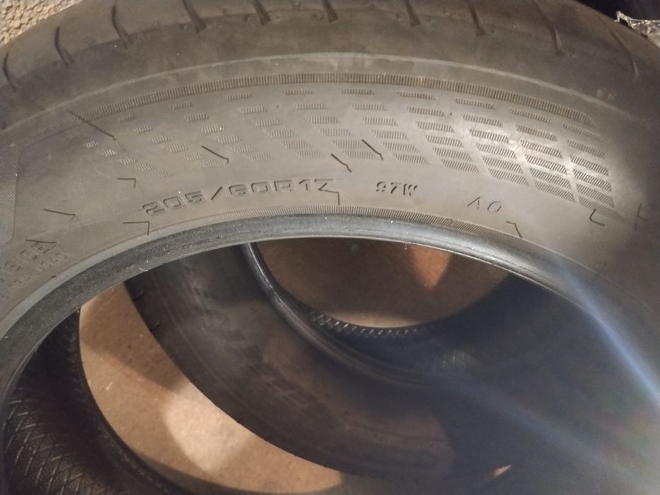 Pneus, usados...