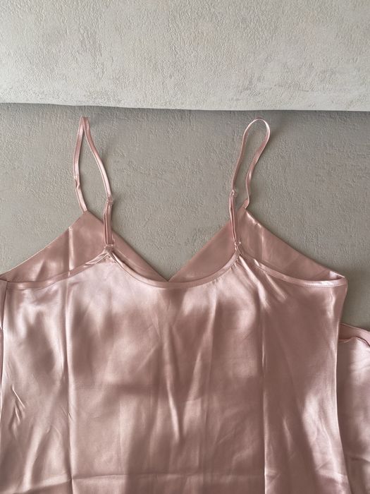 Святкова жіноча сукня