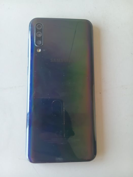 Samsung A50 128GB 4 RAM